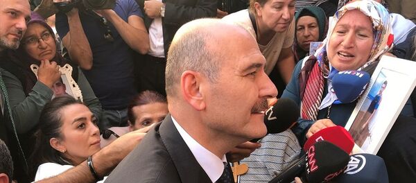 İçişleri Bakanı Süleyman Soylu, Diyarbakır  HDP oturma eylemi - Sputnik Türkiye