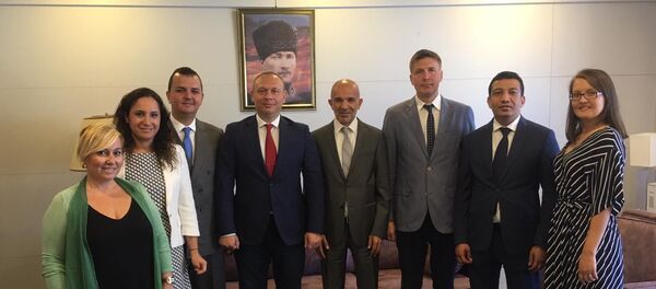 'ROST Rus-Türk Ticaret Evi' ile Orta Ural Kalkınma Şirketi’nden işbirliği anlaşması - Sputnik Türkiye