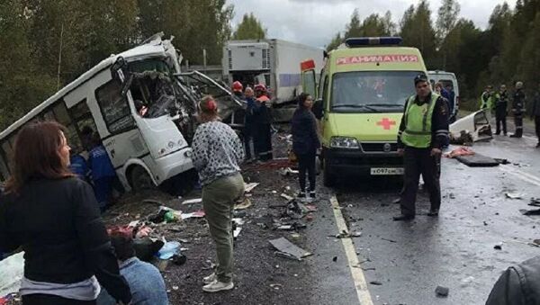 Rusya'da yolcu otobüsü kazası - Sputnik Türkiye