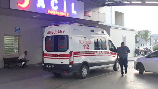 Adana'nın Kozan ilçesinde 4 yaşındaki çocuk evde av tüfeğiyle vurularak yaralandı. - Sputnik Türkiye