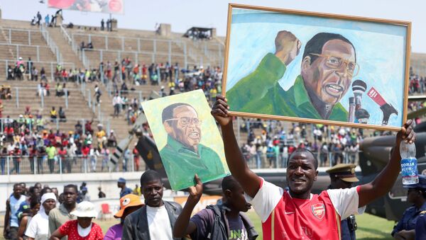 Zimbabve eski Devlet Başkanı Robert Mugabe için başkent Harare'deki ulusal stadyumda cenaze töreni düzenlendi. - Sputnik Türkiye