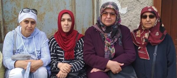 Tutuklu askeri okul öğrencilerinin anneleri - Sputnik Türkiye