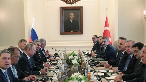 Türkiye Cumhurbaşkanı Recep Tayyip Erdoğan, Çankaya Köşkü'nde Rusya Devlet Başkanı Vladimir Putin ve beraberindekilerle heyetlerarası görüşme gerçekleştirdi. - Sputnik Türkiye