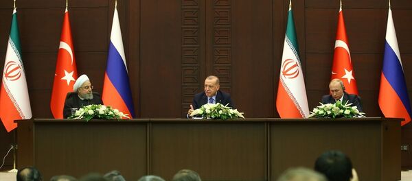 Ruhani, Erdoğan ve Putin üç ülkeden basın mensuplarının sorularını yanıtladı. - Sputnik Türkiye