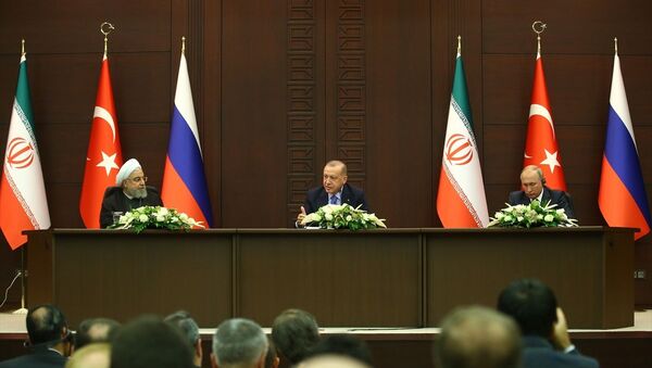 Ruhani, Erdoğan ve Putin üç ülkeden basın mensuplarının sorularını yanıtladı. - Sputnik Türkiye