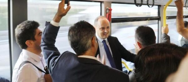 İETT yöneticileri metrobüs ve otobüslerle seyahat etti - Sputnik Türkiye