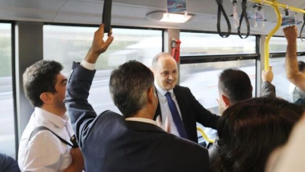 İETT yöneticileri metrobüs ve otobüslerle seyahat etti - Sputnik Türkiye