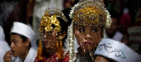 Endonezya'da kadınlar için evlilik yaşı 16'dan 19'a yükseltildi - Sputnik Türkiye