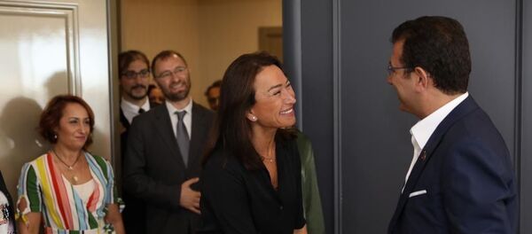 Ekrem İmamoğlu - Demet Akbağ - Sputnik Türkiye