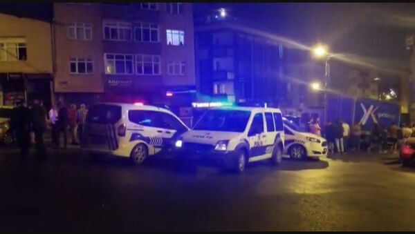 Sokak ortasında eşi ve oğluna ateş açan saldırgan gözaltına alındı - Sputnik Türkiye