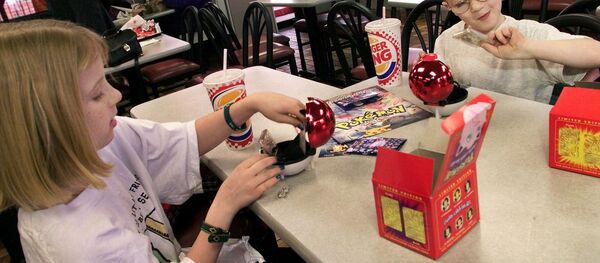 Burger King-fast food-hediye oyuncak Burger King-fast food-hediye oyuncak - Sputnik Türkiye