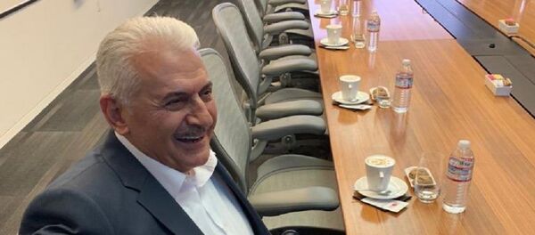 Binali Yıldırım Google binasında Binali Yıldırım Google binasında - Sputnik Türkiye