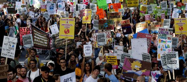 Aralarında Türkiye'nin de bulunduğu 139 ülkede hükümetleri iklim krizi konusunda harekete geçmeye zorlamak için Küresel İklim Grevi eylemleri düzenlendi. - Sputnik Türkiye