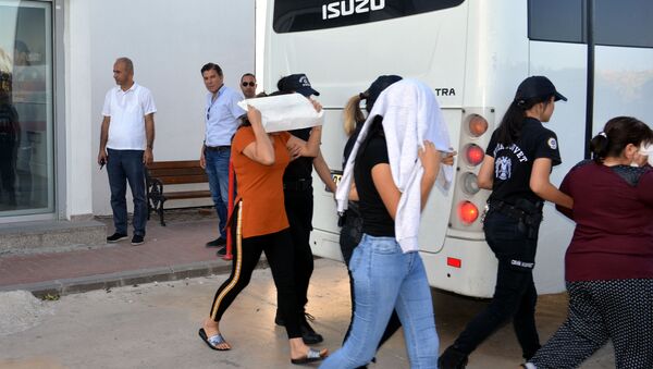 Adana'da provokasyon iddiasıyla gözaltına alınan 38 kişi adliyede - Sputnik Türkiye