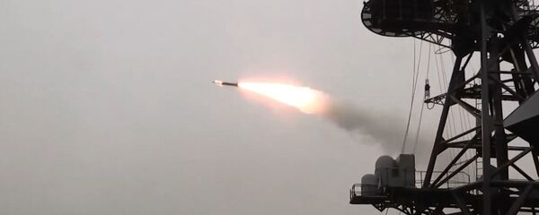 Rusya, Kuzey Kutup Bölgesi’ndeki gemilerinden Kinjal sistemleriyle füze atışı yaptı - Sputnik Türkiye