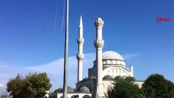 İstanbul'da meydana gelen 5.8 büyüklüğünde deprem kameralara böyle yansıdı - Sputnik Türkiye