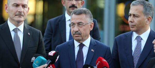 Cumhurbaşkanı Yardımcısı Fuat Oktay, İstanbul AFAD’da açıklamalarda bulundu. - Sputnik Türkiye