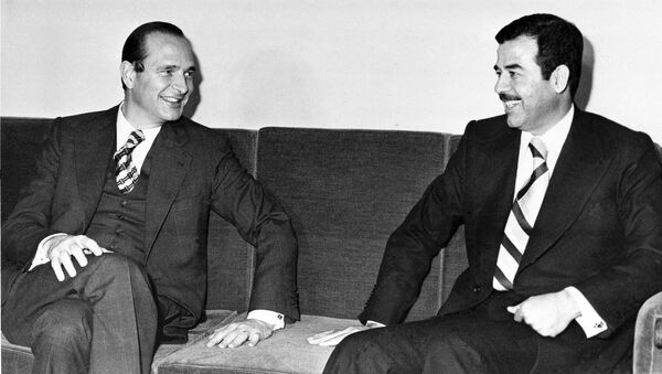 Eski Fransa Cumhurbaşkanı Jacques Chirac, eski Irak Lideri Saddam Hüseyin - Sputnik Türkiye