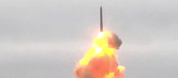 Rusya’da, Topol-M balistik füzesiyle yapılan atış talimi böyle görüntülendi - Sputnik Türkiye