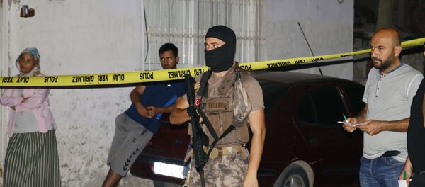 Adana’da gece yarısı eve atılan EYP paniğe neden oldu - Sputnik Türkiye