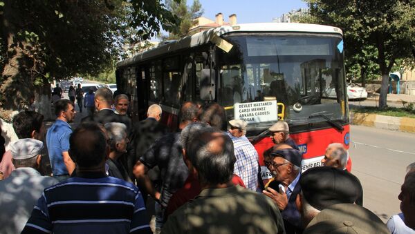 Diyarbakır'da belediye, hastaneye ücretsiz ulaşım sağlayan otobüsleri geri istedi - Sputnik Türkiye