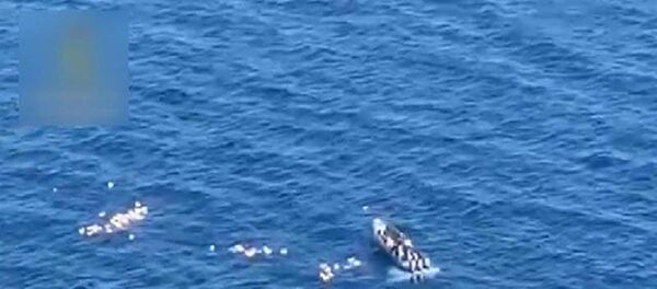 Denize düşen polisleri, kovaladıkları kaçakçılar kurtardı Denize düşen polisleri, kovaladıkları kaçakçılar kurtardı - Sputnik Türkiye