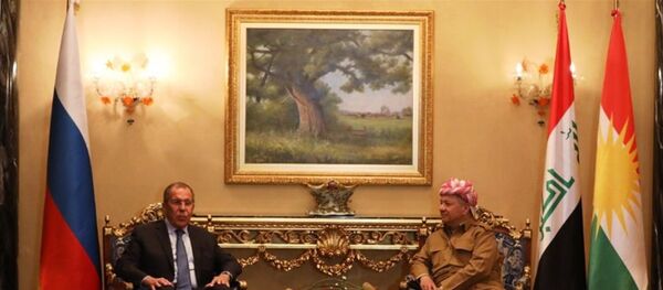 Irak'ta temaslarda bulunan Rusya Dışişleri Bakanı Sergey Lavrov (solda), Kürdistan Demokrat Partisi (KDP) Genel Başbakanı Mesut Barzani (sağda) ile Erbil'de bir araya geldi. - Sputnik Türkiye