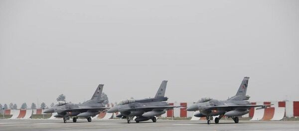 Diyarbakır 8. Ana Jet Üs Komutanlığı - savaş uçakları - Sputnik Türkiye