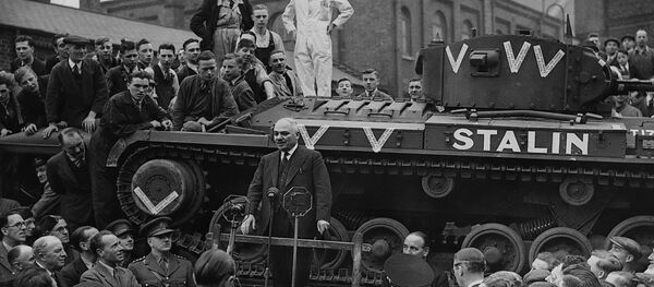 İkinci Dünya Savaşı'nda SSCB'den yola çıkan ilk Sovyet tankı - Sputnik Türkiye