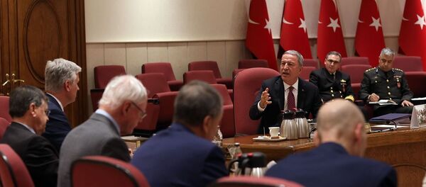 Milli Savunma Bakanı Hulusi Akar, ABD Ulusal Güvenlik Danışmanı Robert Charles O'Brien ve beraberindeki heyeti kabul etti. - Sputnik Türkiye