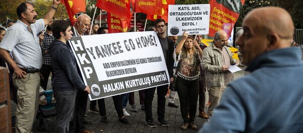 Başkentte Halkın Kurtuluş Partisi (HKP) üyeleri, Suriye olmak üzere Ortadoğu politikasından dolayı ABD'yi protesto etti. - Sputnik Türkiye