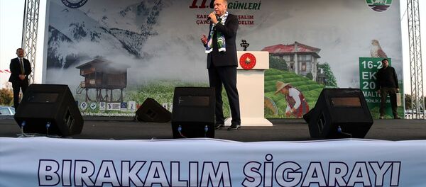 Recep Tayyip Erdoğan, İstanbul'daki 11. Rize Tanıtım Günleri kapsamında Bırakalım Sigarayı, İçelim Rize Çayı programında konuşma yaparken - Sputnik Türkiye