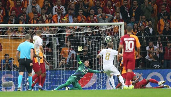 Galatasaray, UEFA Şampiyonlar Ligi A Grubu 3. hafta maçında İspanya temsilcisi Real Madrid ile Türk Telekom Stadı'nda karşılaştı.  - Sputnik Türkiye
