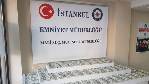İstanbul'da sahte 1 milyon 300 bin dolar ele geçirildi - Başakşehir - Sputnik Türkiye