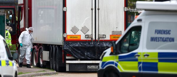 Essex'te 39 kişinin cesedi bulunduğu TIR - Sputnik Türkiye