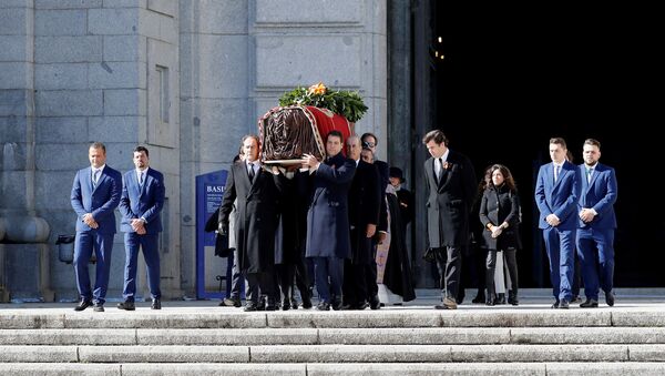 İspanya, diktatör Franco'nun mezarını taşımaya başladı. - Sputnik Türkiye