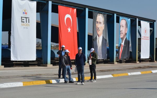 Türkiye’nin ilk bor karbür üretim tesisinin temeli, Balıkesir Bandırma'da atıldı. - Sputnik Türkiye