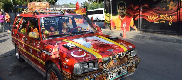 Galatasaraylı araba Galatasaraylı araba - Sputnik Türkiye