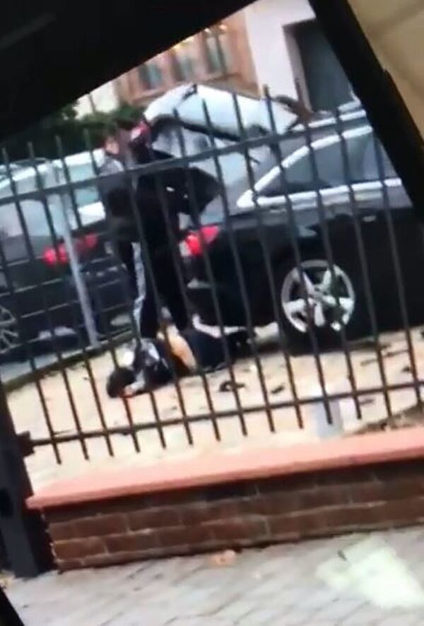 Almanya'da korkunç cinayet: Bir adam eski eşini aracıyla ezdikten sonra baltayla parçaladı - Sputnik Türkiye