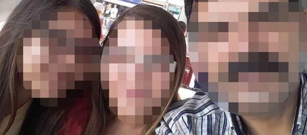 İkiz kızlarına cinsel istismardan yargılanan baba - Sputnik Türkiye