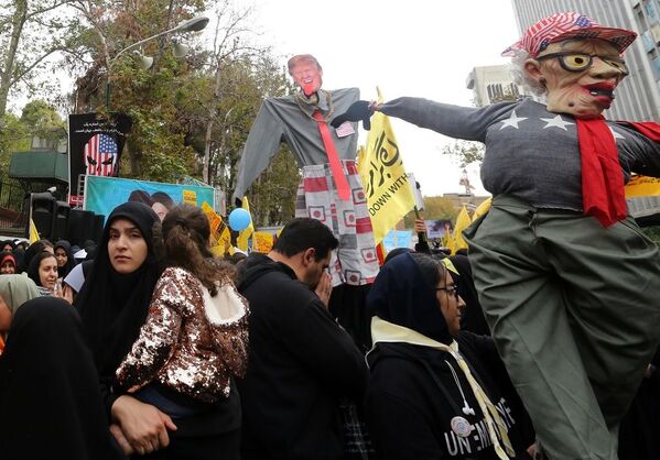 İran'da ABD Büyükelçiliği’nin işgalinin 40. yılı nedeniyle gösteriler düzenlendi - Sputnik Türkiye