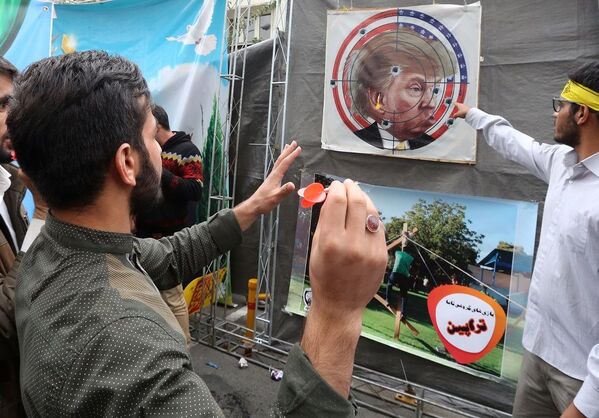 İran'da ABD Büyükelçiliği’nin işgalinin 40. yılı nedeniyle gösteriler düzenlendi - Sputnik Türkiye