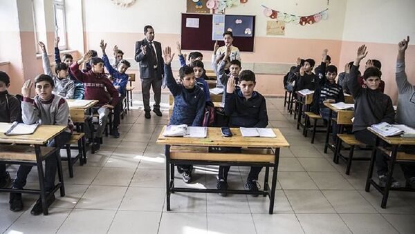 Suriyeli öğrenciler - Sputnik Türkiye
