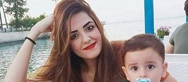 Bebeğini kaybeden öğretmen kalp krizi geçirerek hayatını kaybetti Bebeğini kaybeden öğretmen kalp krizi geçirerek hayatını kaybetti - Sputnik Türkiye