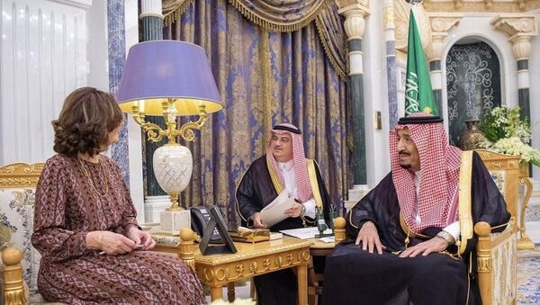 Suudi Arabistan Kralı Selman bin Abdulaziz, ABD Merkezi İstihbarat Teşkilatı (CIA) Başkanı Gina Haspel’i Riyad’da kabul etti. - Sputnik Türkiye