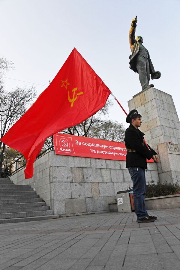 Rusya'da Ekim Sosyalist Devrimi'nin 102.  yıldönümünde yapılan gösteriler - Sputnik Türkiye