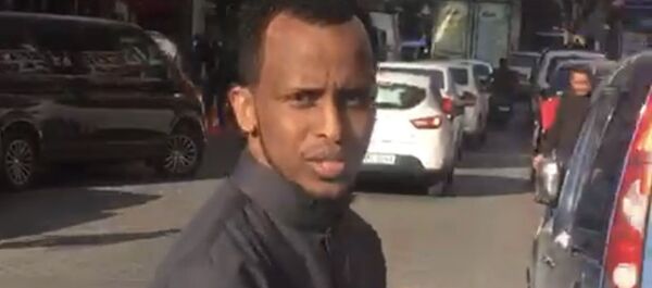 Telefonunu unutan turist Telefonunu unutan turist - Sputnik Türkiye