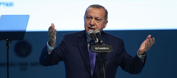 Türkiye Cumhurbaşkanı Recep Tayyip Erdoğan, Yahya Kemal Beyatlı Gösteri Merkezi'nde, Mevlid-i Nebi Haftası Açılış Programı'na katılarak konuşma yaptı. - Sputnik Türkiye