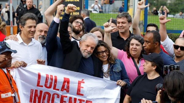 Eski Brezilya Devlet Başkanı Luiz Inacio Lula Da Silva, tahliye edilmesinin ardından konuştu - Sputnik Türkiye
