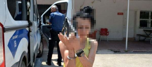 Sahte altın satan kadın - Sputnik Türkiye